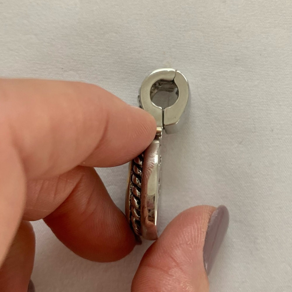 Pendant - Picture 3 of 11